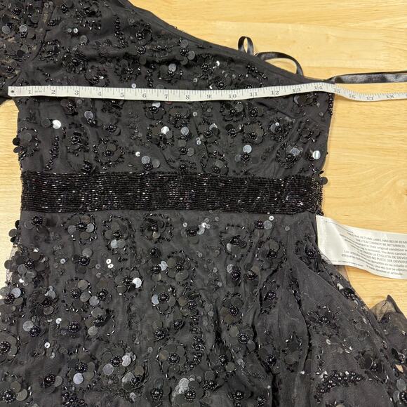 Mac Duggal NWT One Shoulder Beaded Embellished Gown Asymmetrical Black Size 4 - Picture 7 of 9